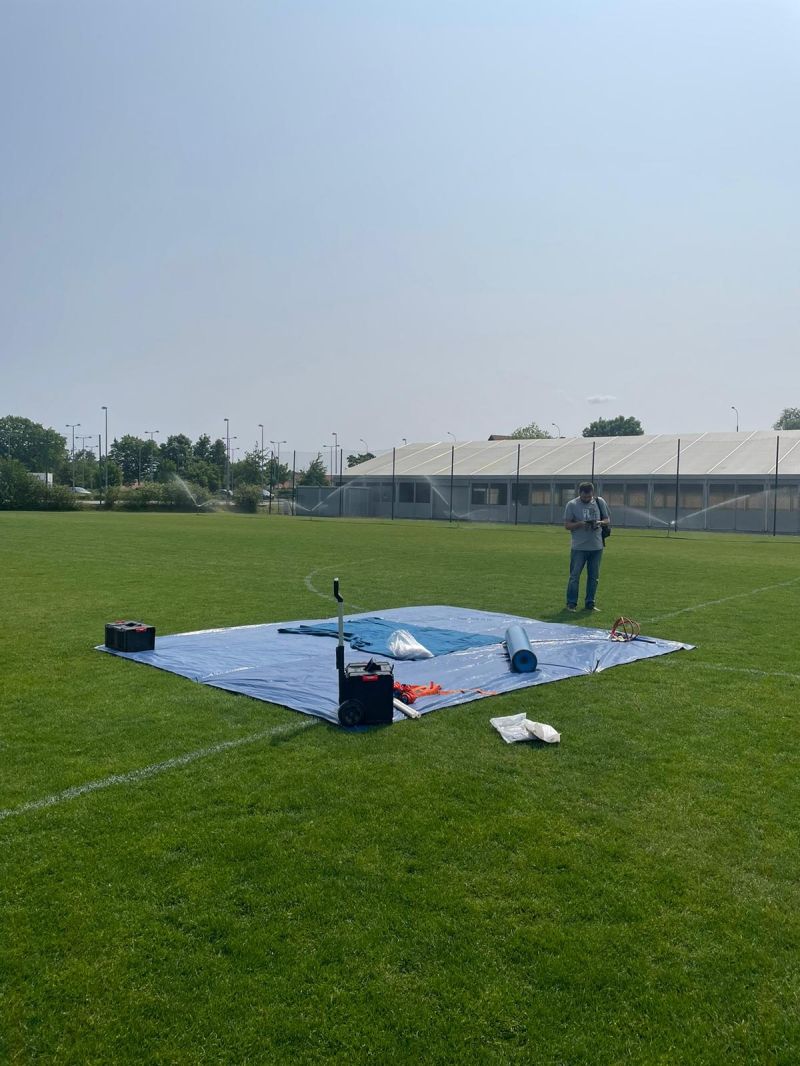 The balloon and the payload on a tarp before the launch